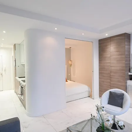 Modern & Peaceful 1bd By Champs-elysees With Ac
