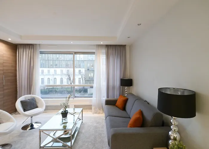 Modern & Peaceful 1bd By Champs-elysees With Ac