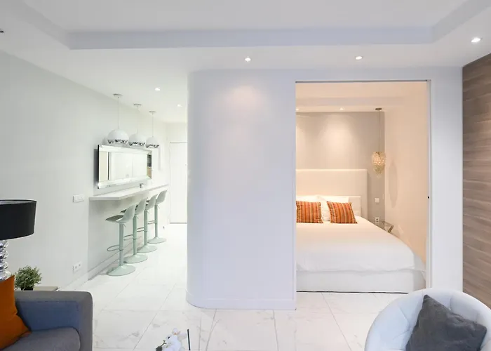 Modern & Peaceful 1bd By Champs-elysees With Ac *
