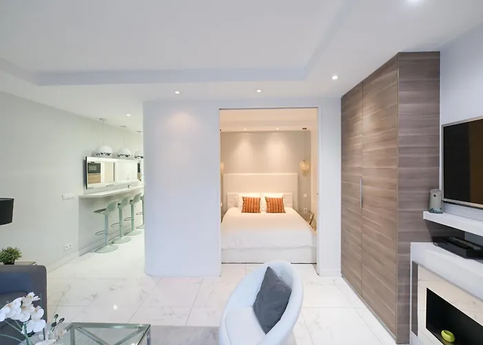 Modern & Peaceful 1bd By Champs-elysees With Ac *